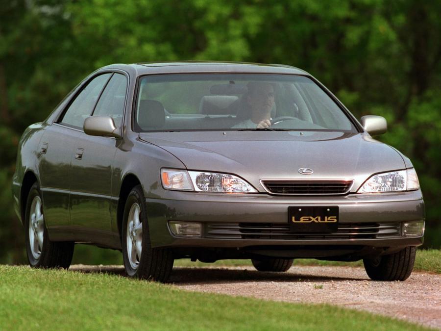  Lexus ES300 1997 года  (фото 7 из 16)